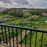 Panoramic Penthouse In Marsascala Which Enjoys Sea And Country Views Lägenhet