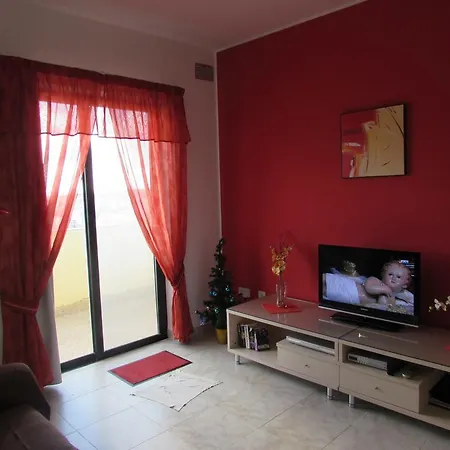 Apartman Panoramic Penthouse In Marsascala Which Enjoys Sea And Country Views