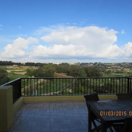 Panoramic Penthouse In Marsascala Which Enjoys Sea And Country Views Daire *