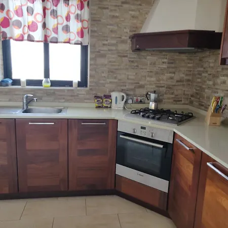 Apartman Panoramic Penthouse In Marsascala Which Enjoys Sea And Country Views