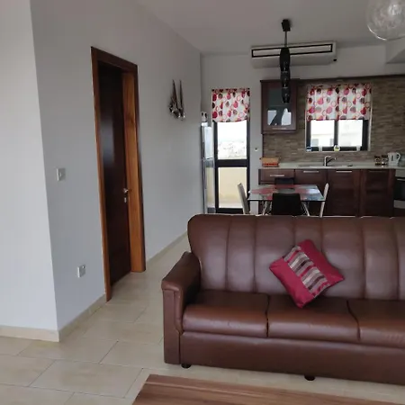 Panoramic Penthouse In Marsascala Which Enjoys Sea And Country Views Apartman
