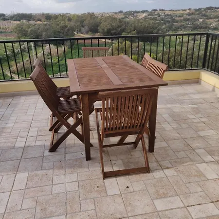 Daire Panoramic Penthouse In Marsascala Which Enjoys Sea And Country Views