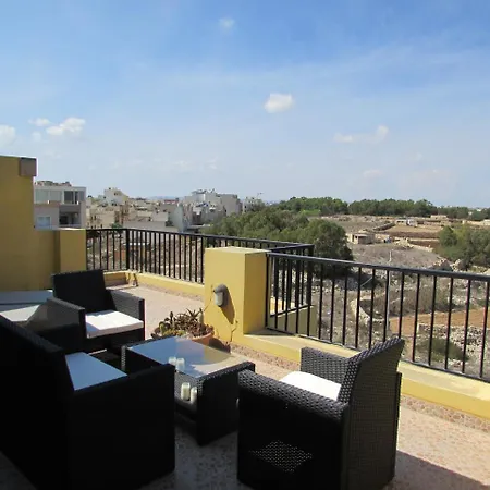 Panoramic Penthouse In Marsascala Which Enjoys Sea And Country Views 公寓 *