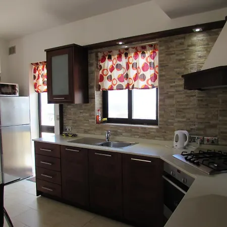 Panoramic Penthouse In Marsascala Which Enjoys Sea And Country Views 公寓 *