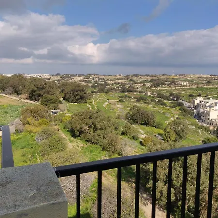 Lägenhet Panoramic Penthouse In Marsascala Which Enjoys Sea And Country Views