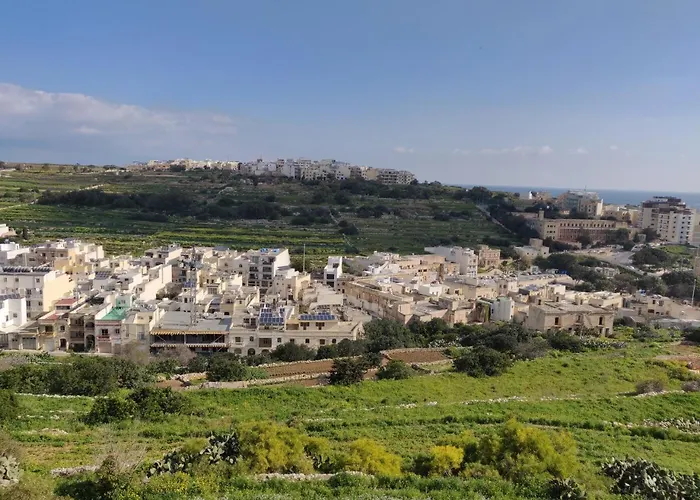 Panoramic Penthouse In Marsascala Which Enjoys Sea And Country Views Apartament